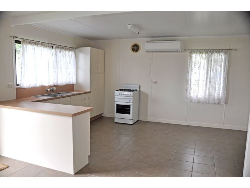 7 East St, Sarina QLD 4737