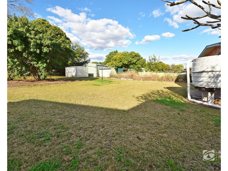 120 Kroombit Street, Biloela QLD 4715
