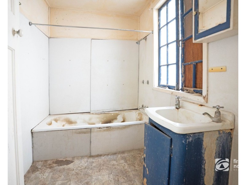 77 Kariboe Street, Biloela QLD 4715