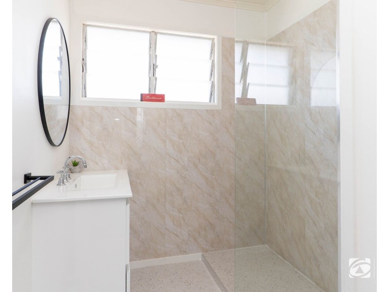 24 Dee Street, Biloela QLD 4715