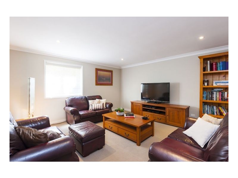 42 Arnott Crescent, Warriewood NSW 2102