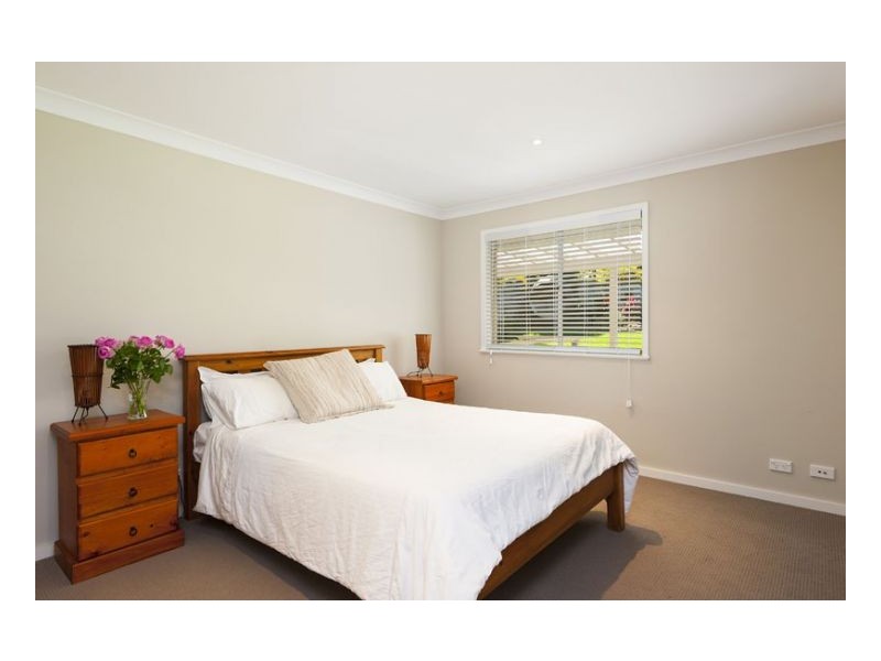 42 Arnott Crescent, Warriewood NSW 2102