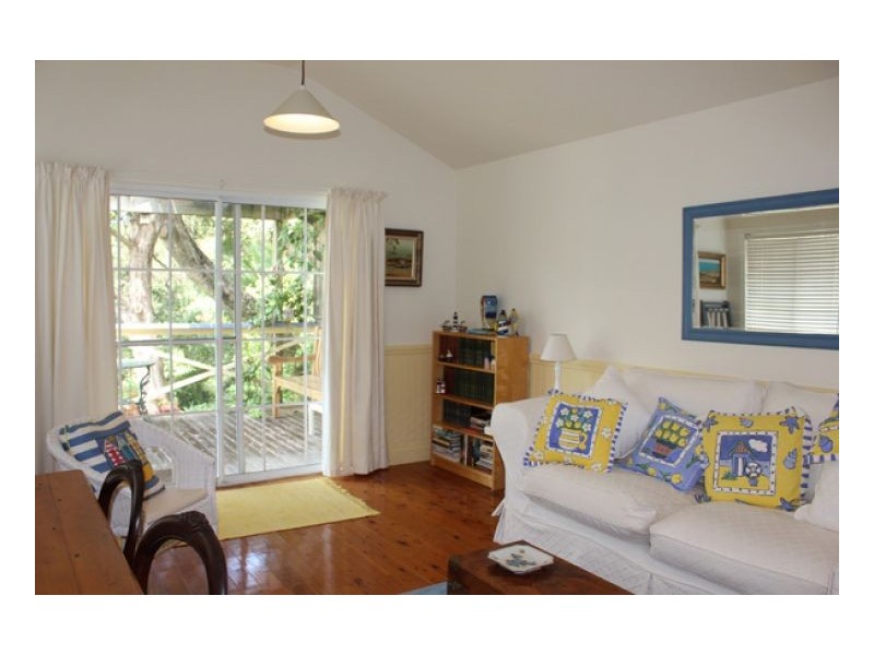 13 Kananook Avenue, Bayview NSW 2104