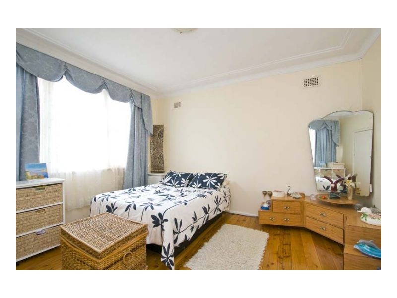 1 Bellevue Parade, North Curl Curl NSW 2099