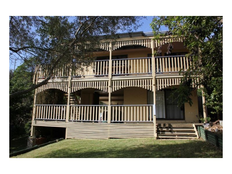 151 Barrenjoey Road (down quiet driveway away from main road), Newport NSW 2106