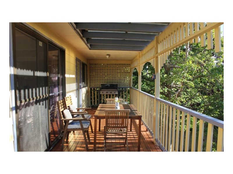 151 Barrenjoey Road (down quiet driveway away from main road), Newport NSW 2106