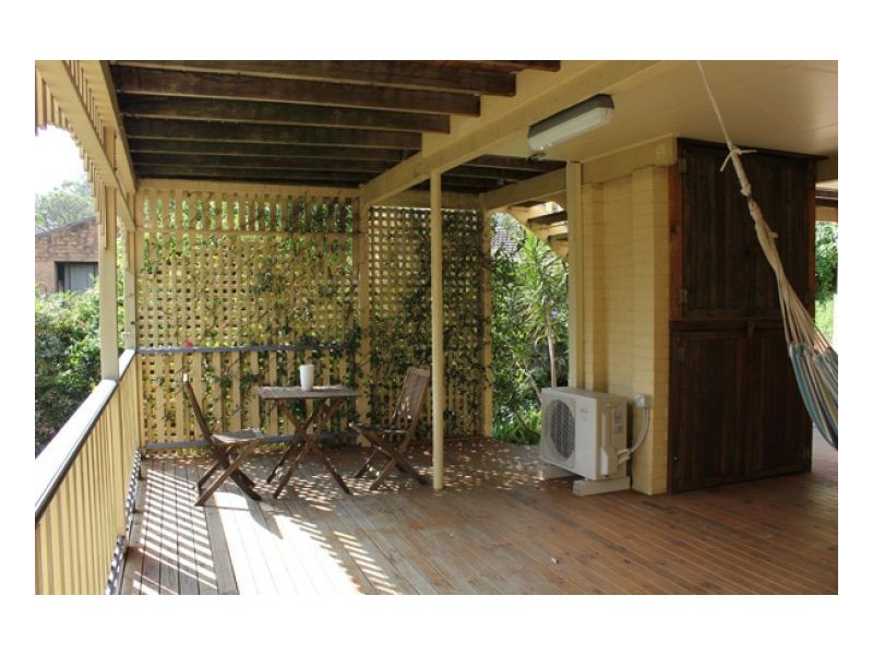 151 Barrenjoey Road (down quiet driveway away from main road), Newport NSW 2106