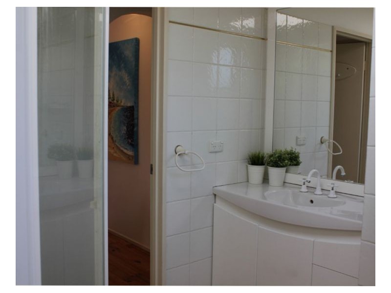 151 Barrenjoey Road (down quiet driveway away from main road), Newport NSW 2106