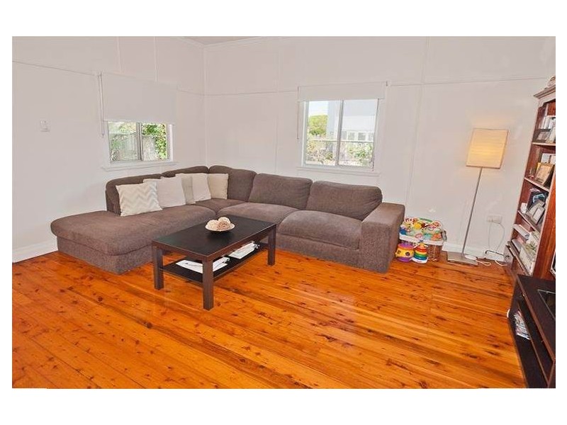 8 Wimble Street, Deagon QLD 4017