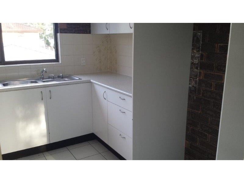 2/7 Hall Avenue, Bongaree QLD 4507