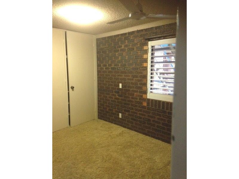 2/7 Hall Avenue, Bongaree QLD 4507