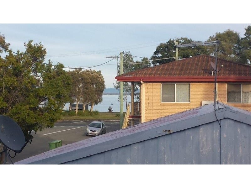 2/7 Hall Avenue, Bongaree QLD 4507