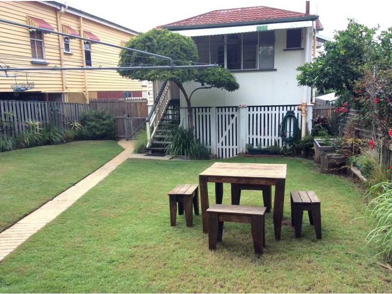 24 Todd Street, Shorncliffe QLD 4017