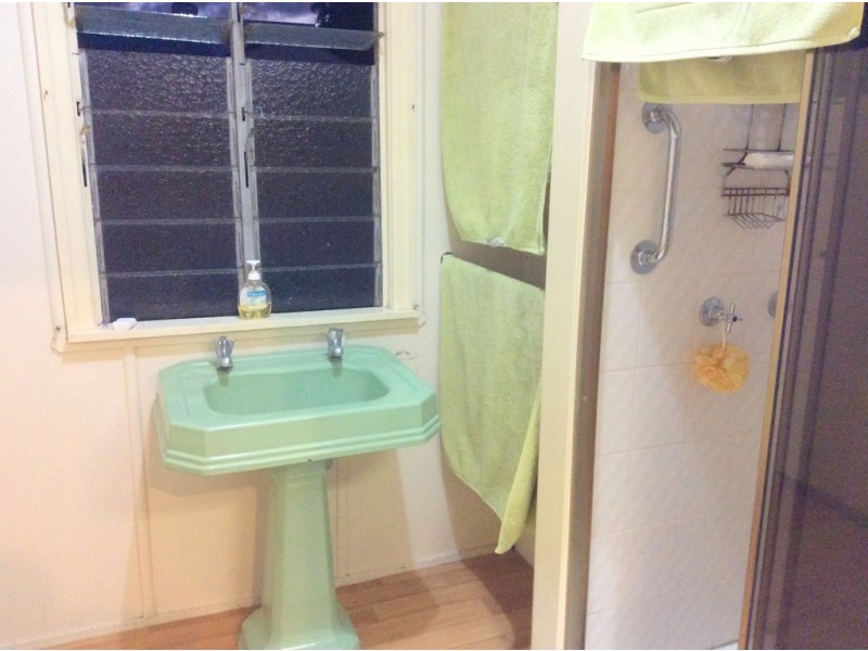 24 Todd Street, Shorncliffe QLD 4017