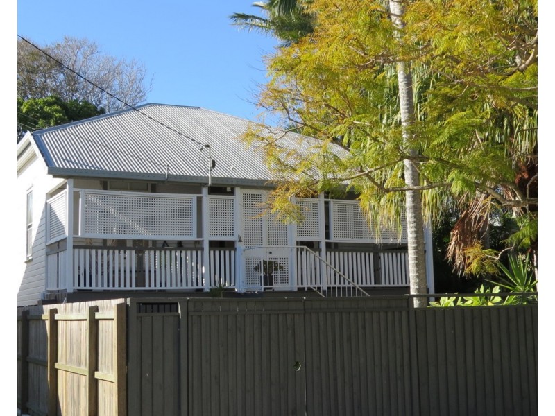 84 Palm Avenue, Shorncliffe QLD 4017