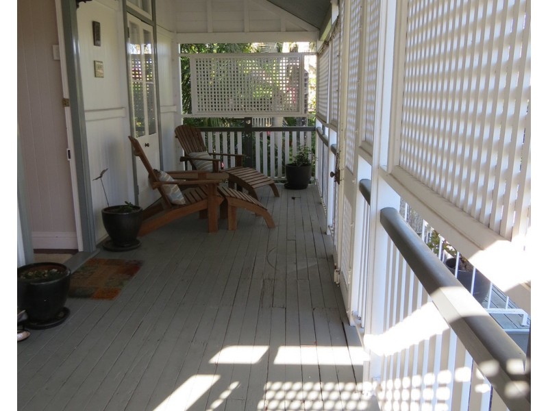 84 Palm Avenue, Shorncliffe QLD 4017