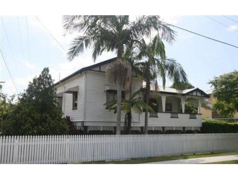 35 Palm Ave, Sandgate QLD 4017