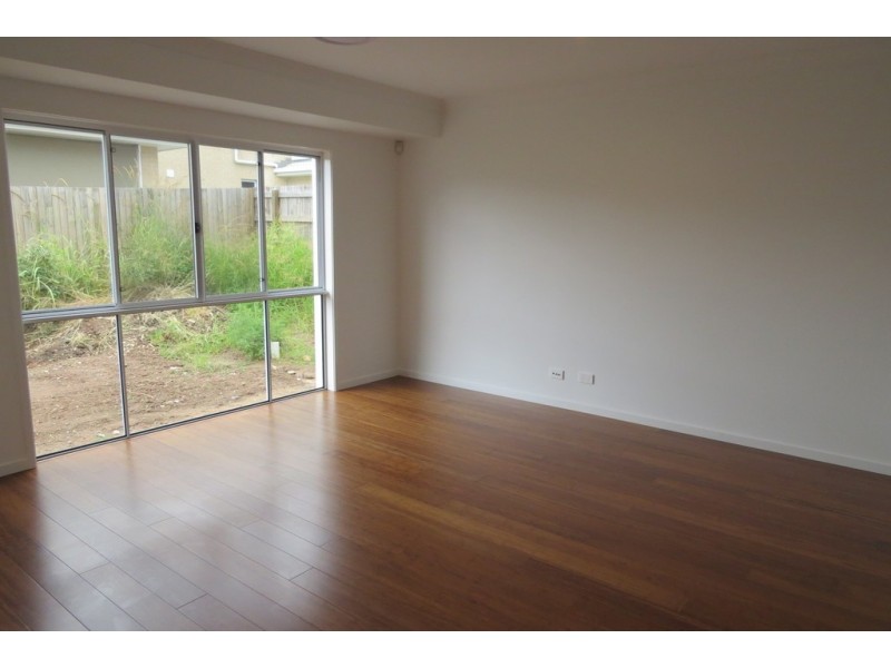 8 Aston Close, Brighton QLD 4017