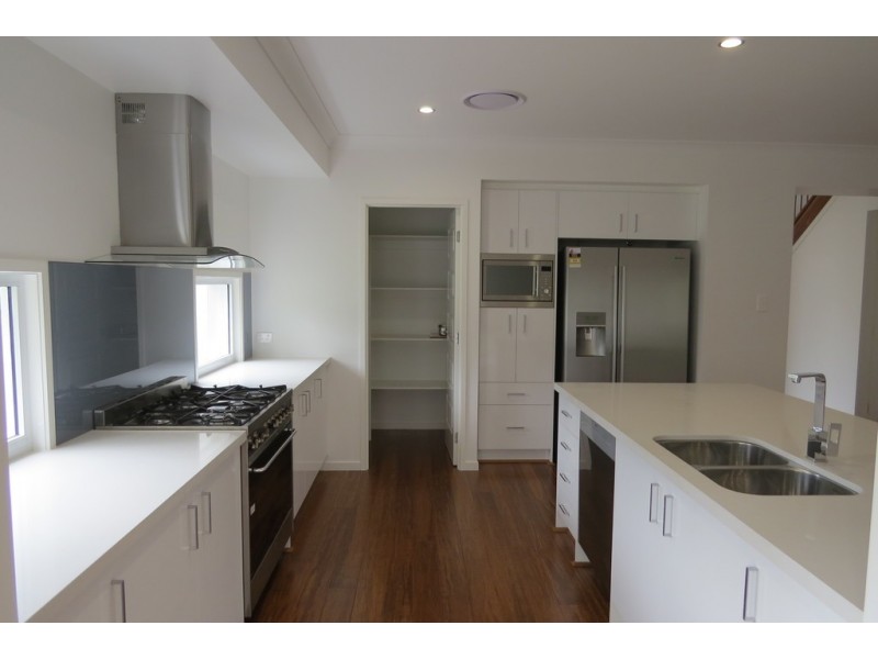 8 Aston Close, Brighton QLD 4017