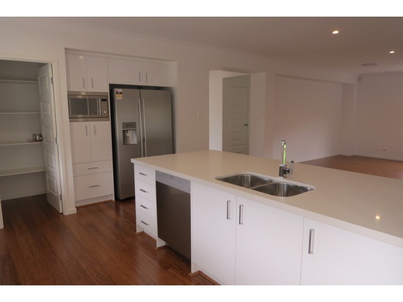 8 Aston Close, Brighton QLD 4017