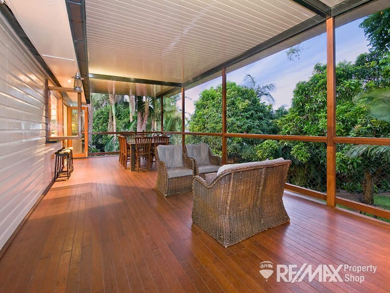 17 Rutherford Street, Stafford Heights QLD 4053