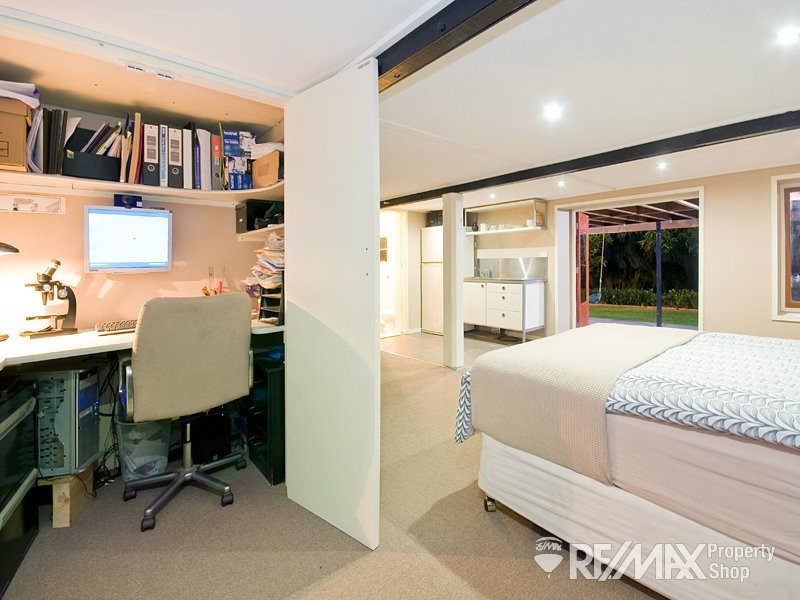 17 Rutherford Street, Stafford Heights QLD 4053