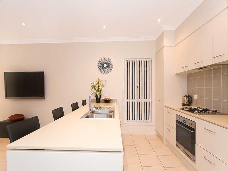 10 Clearview Street, Belmont QLD 4153