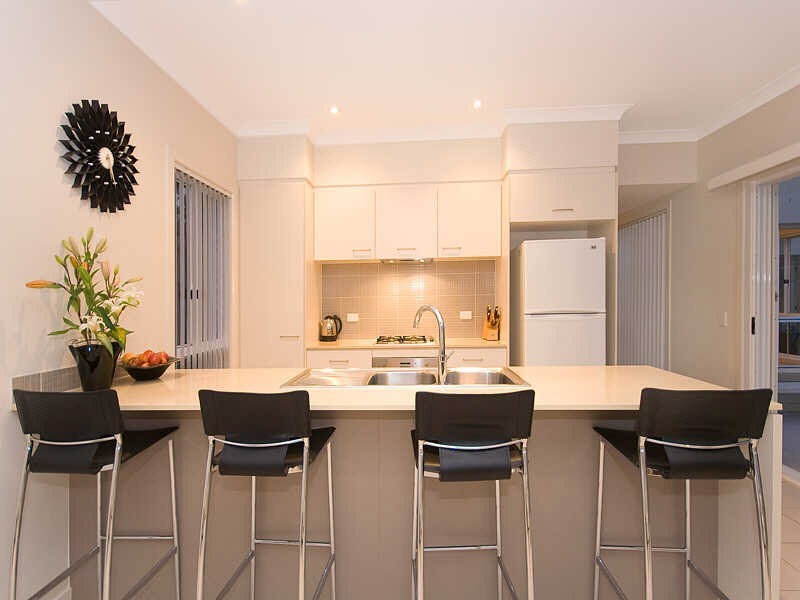 10 Clearview Street, Belmont QLD 4153