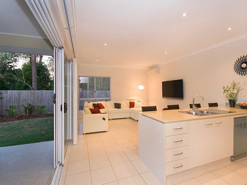 10 Clearview Street, Belmont QLD 4153