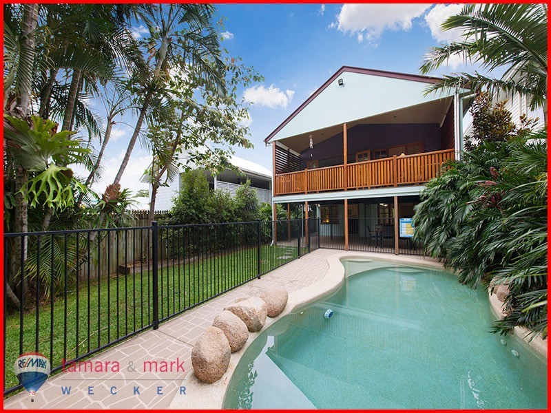 4 Dickson Street, Brighton QLD 4017