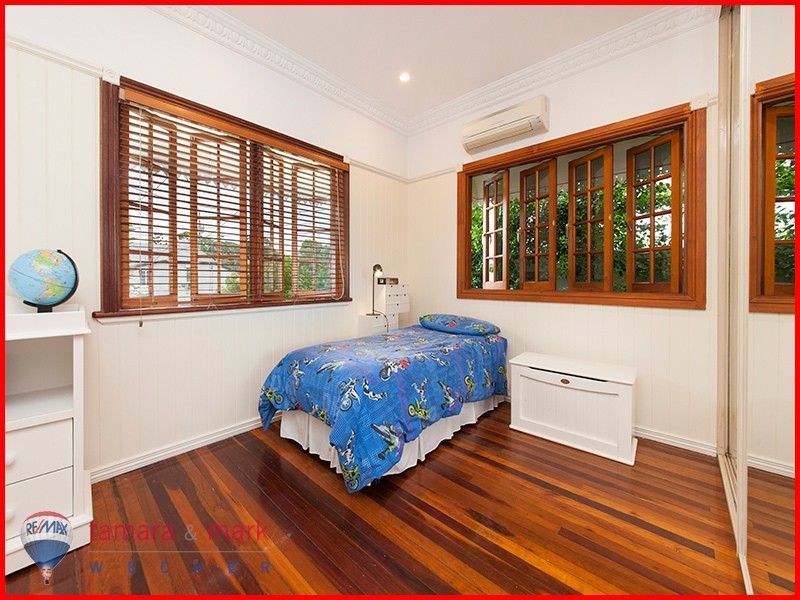 4 Dickson Street, Brighton QLD 4017