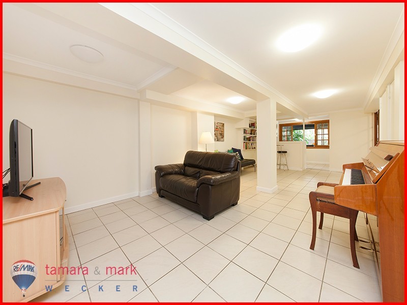 4 Dickson Street, Brighton QLD 4017