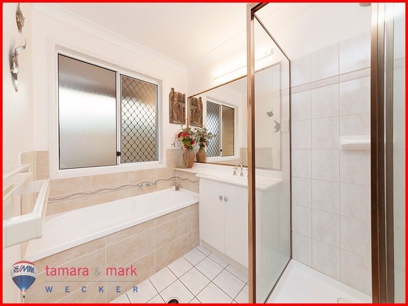 71 Halleys Crescent, Bridgeman Downs QLD 4035