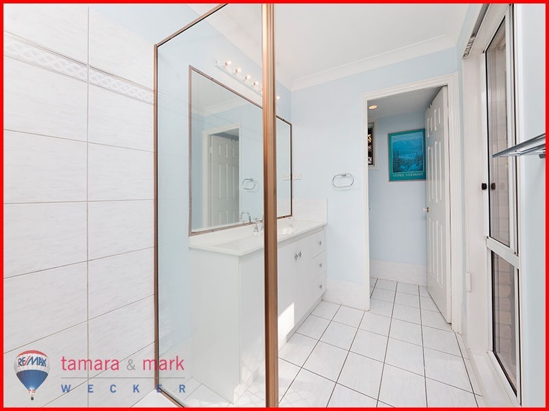71 Halleys Crescent, Bridgeman Downs QLD 4035