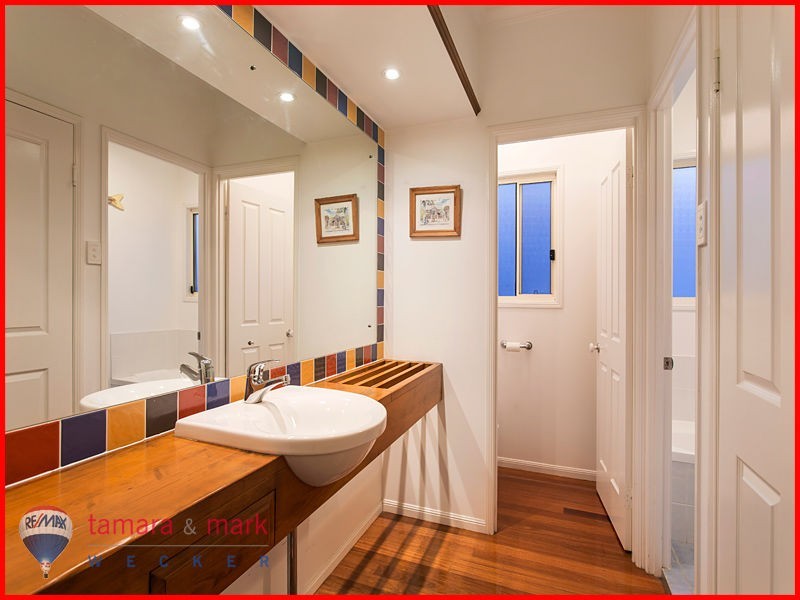 21 Raymond Street, Shorncliffe QLD 4017