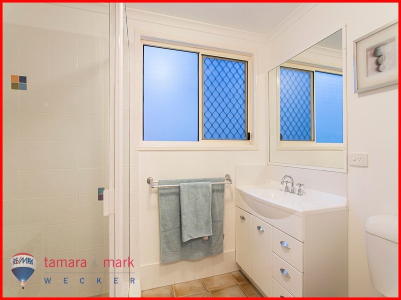 21 Raymond Street, Shorncliffe QLD 4017