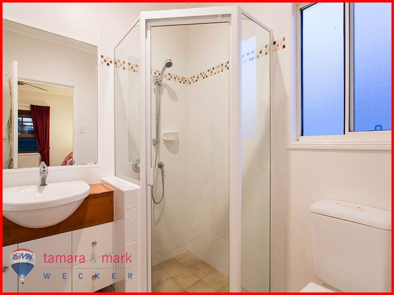 21 Raymond Street, Shorncliffe QLD 4017