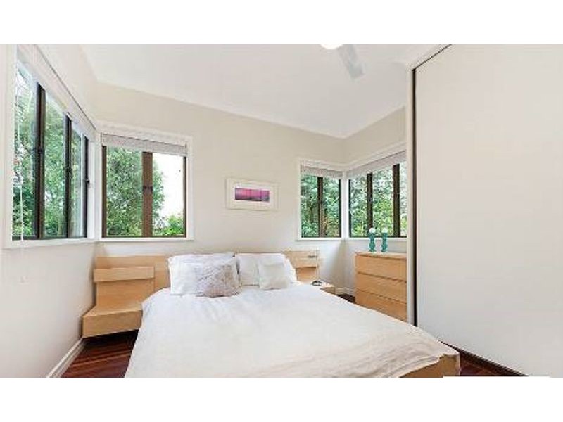 20 Gilpin Street, Shorncliffe QLD 4017