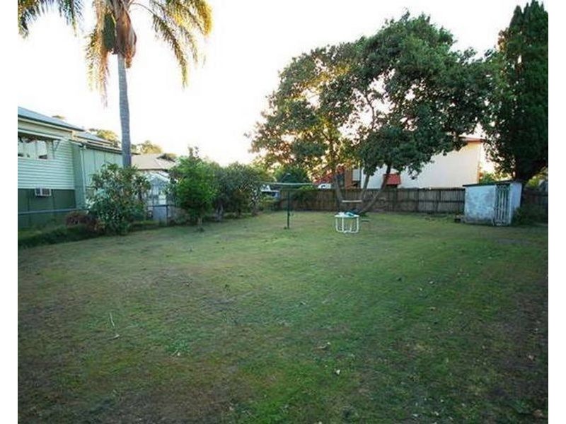 2/16 Flinders Parade, Sandgate QLD 4017