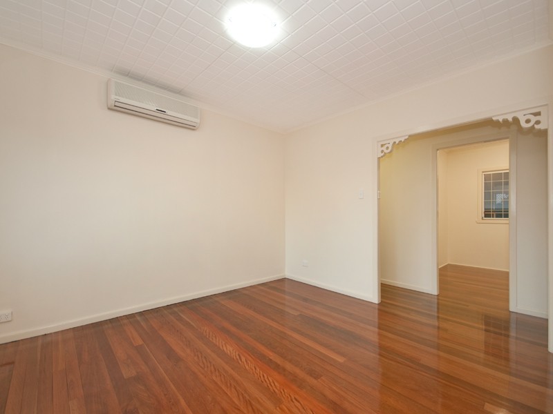 12 Kenbarry Street, Brighton QLD 4017