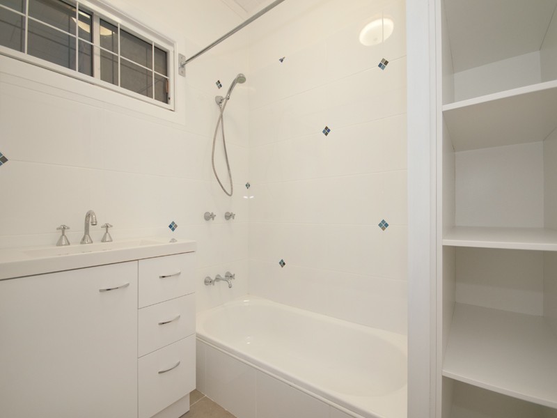 12 Kenbarry Street, Brighton QLD 4017