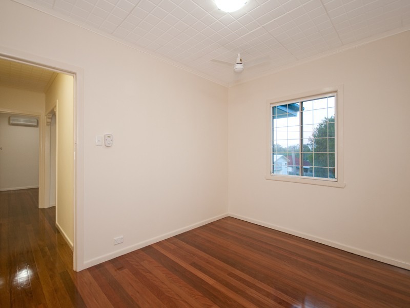 12 Kenbarry Street, Brighton QLD 4017