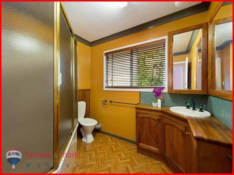 18 Bevington Street, Shorncliffe QLD 4017