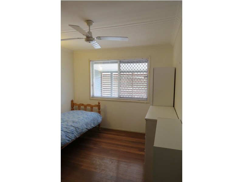 8 Binden St, Brighton QLD 4017
