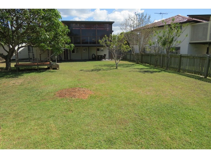 8 Binden St, Brighton QLD 4017