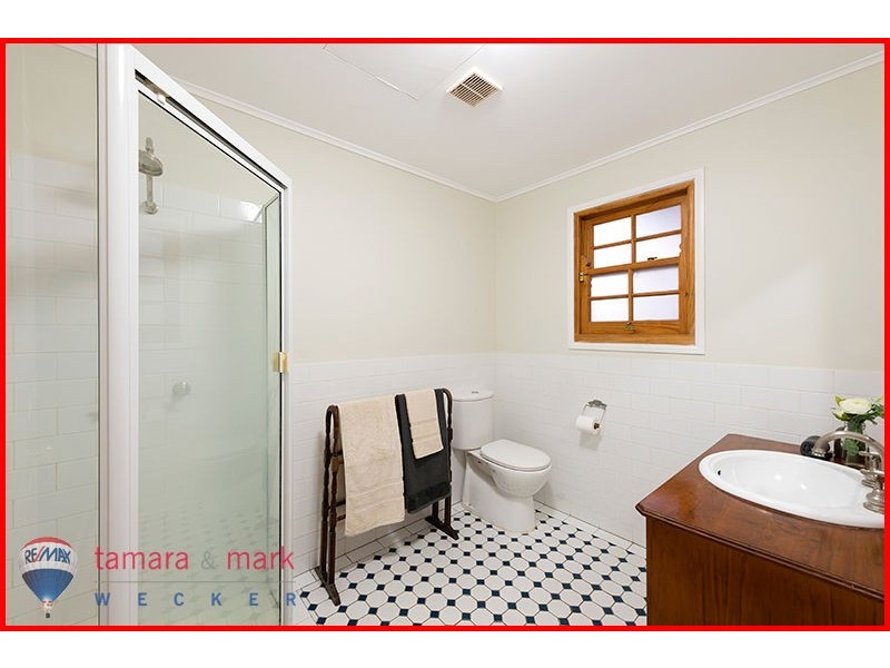 119 Yundah Street, Shorncliffe QLD 4017