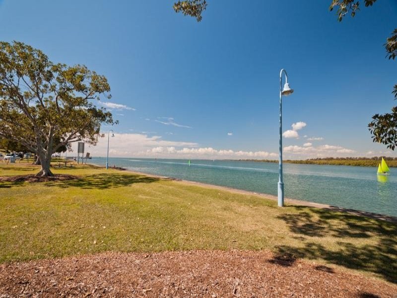 119 Yundah Street, Shorncliffe QLD 4017