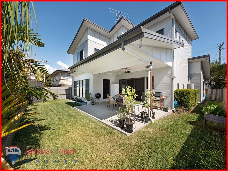 33 Raymond Street, Shorncliffe QLD 4017