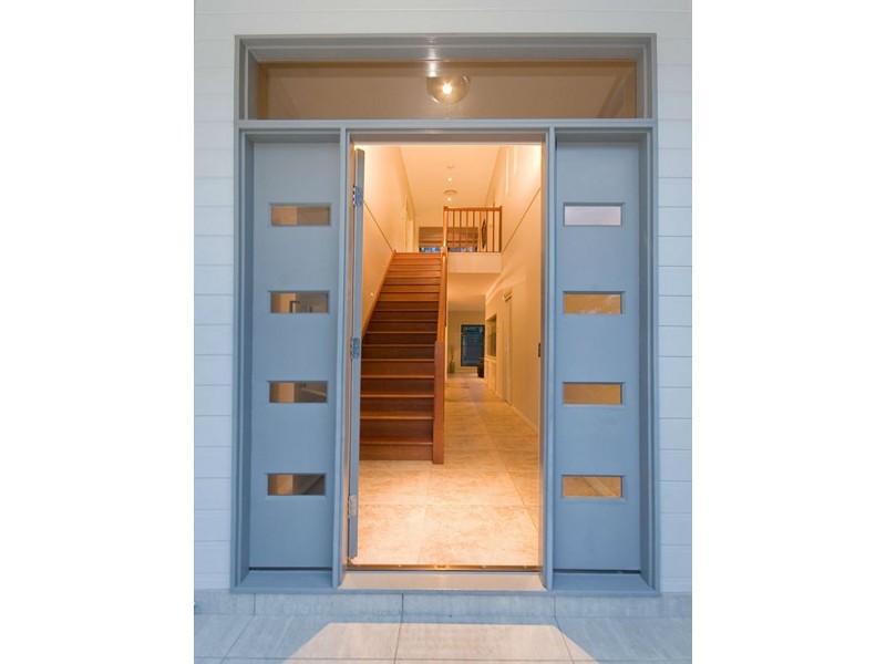 33 Raymond Street, Shorncliffe QLD 4017