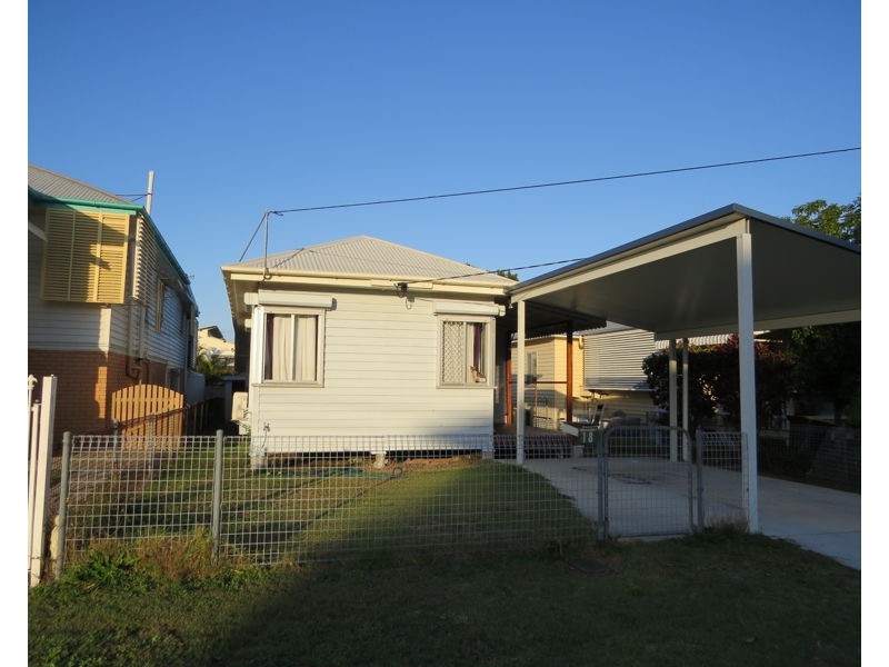 18 Dickson Street, Brighton QLD 4017